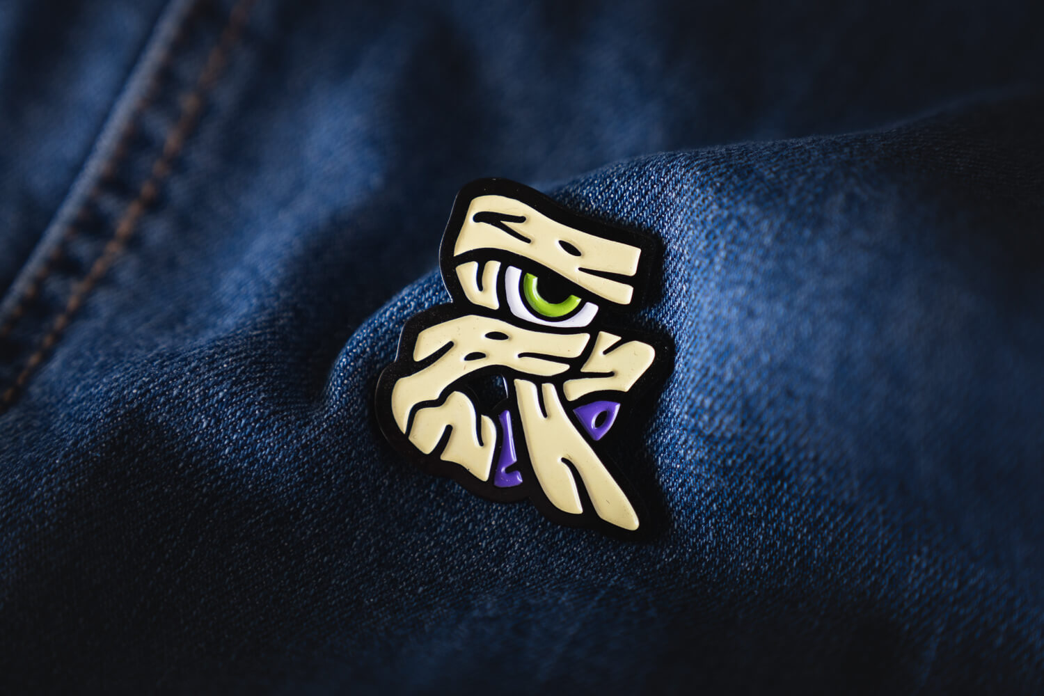 Ampersummy Mummysand Enamel Pin